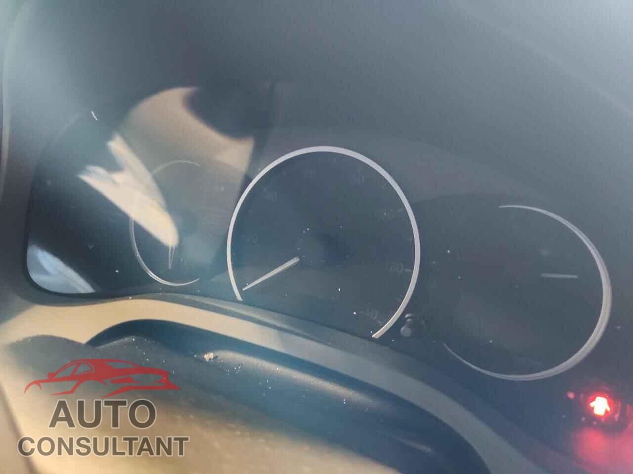 LEXUS CT 200 2011 - JTHKD5BH9B2033422