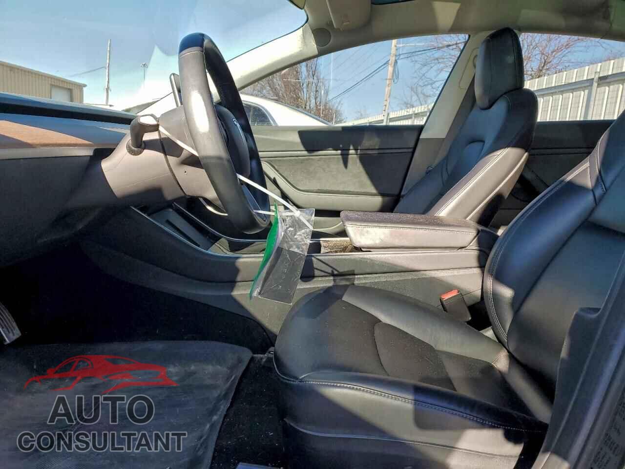 TESLA MODEL 3 2018 - 5YJ3E1EB2JF070844