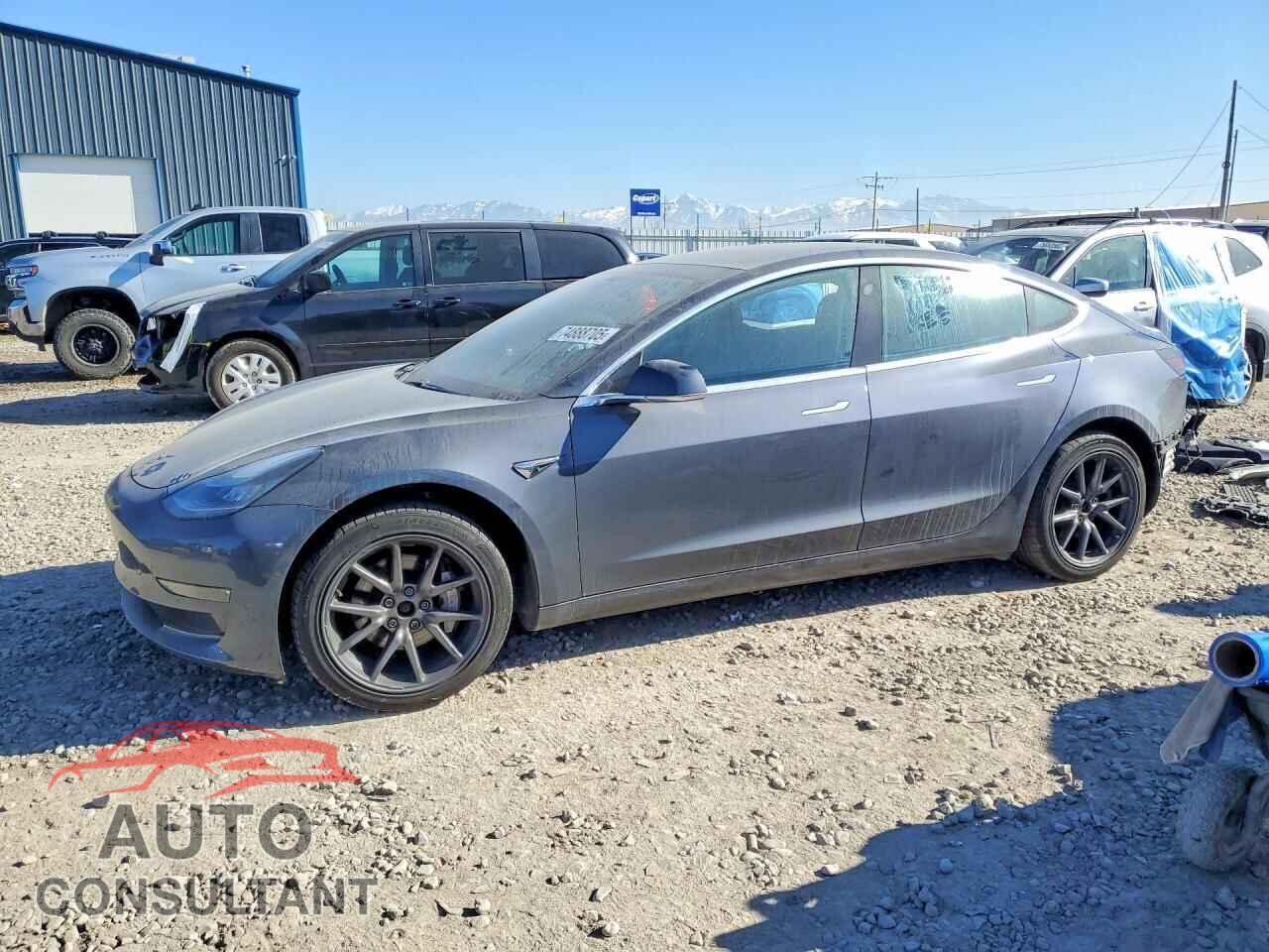 TESLA MODEL 3 2019 - 5YJ3E1EB3KF452303