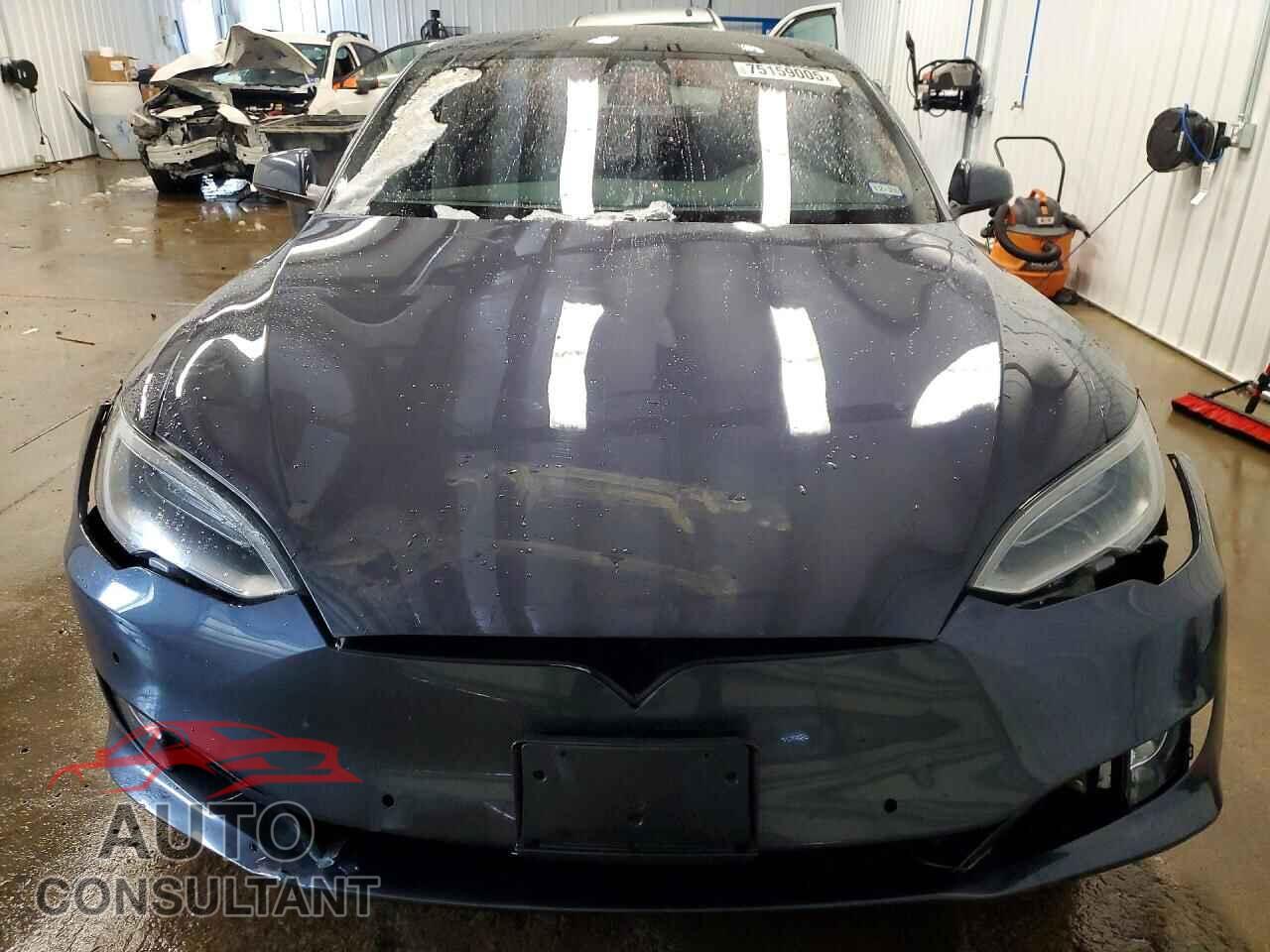 TESLA MODEL S 2017 - 5YJSA1E2XHF199965