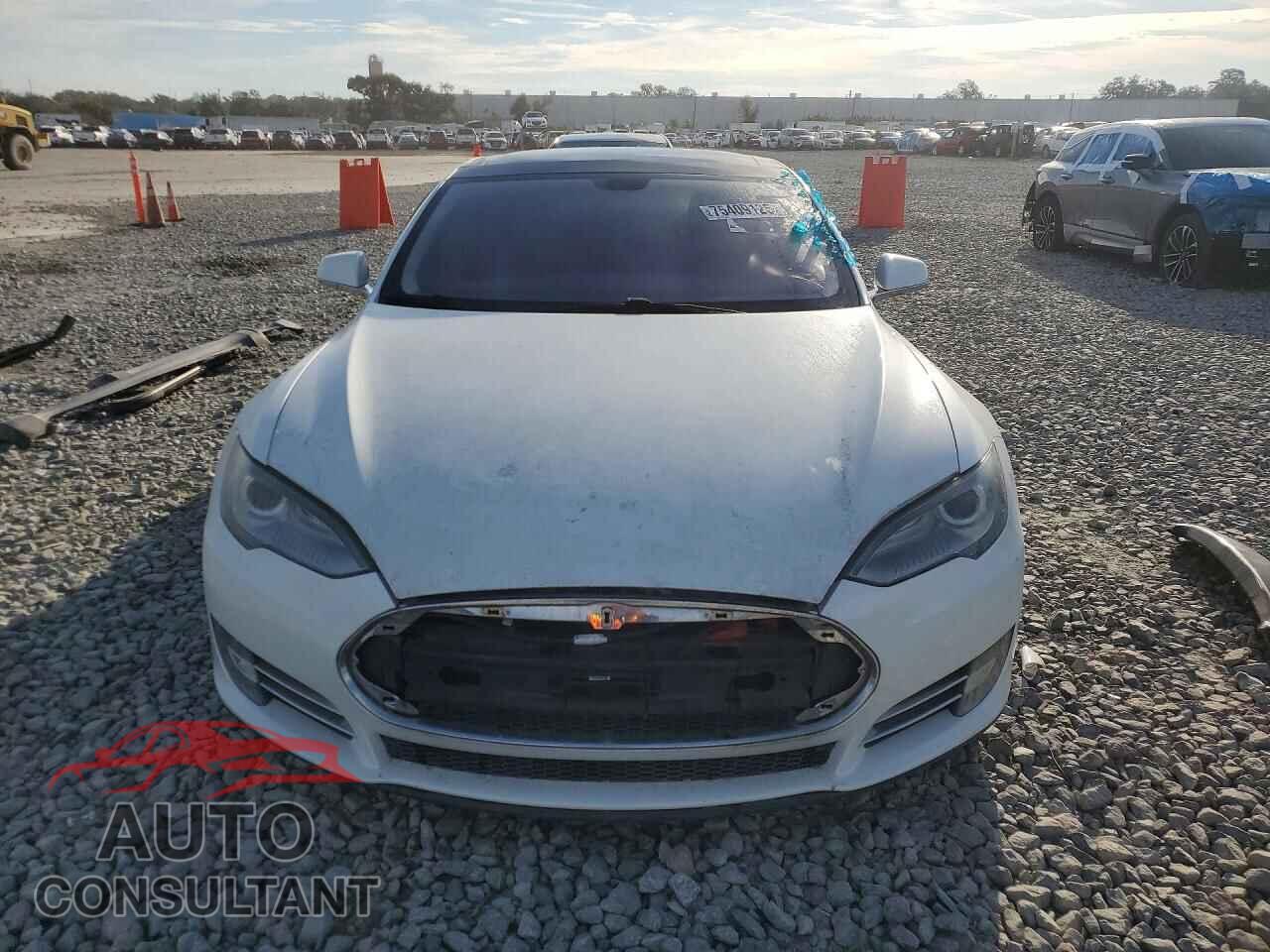TESLA MODEL S 2013 - 5YJSA1CP2DFP10464