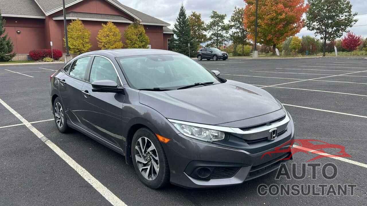 HONDA CIVIC 2018 - 2HGFC2F81JH011842