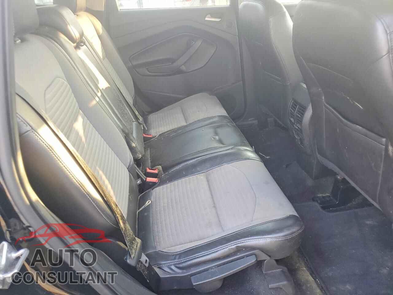 FORD ESCAPE 2017 - 1FMCU9J93HUC22227