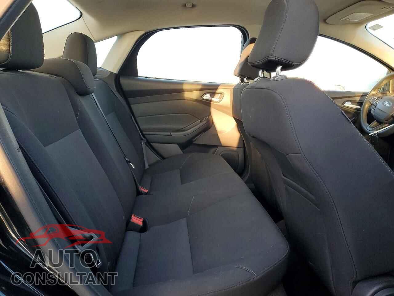 FORD FOCUS 2015 - 1FADP3F2XFL366696