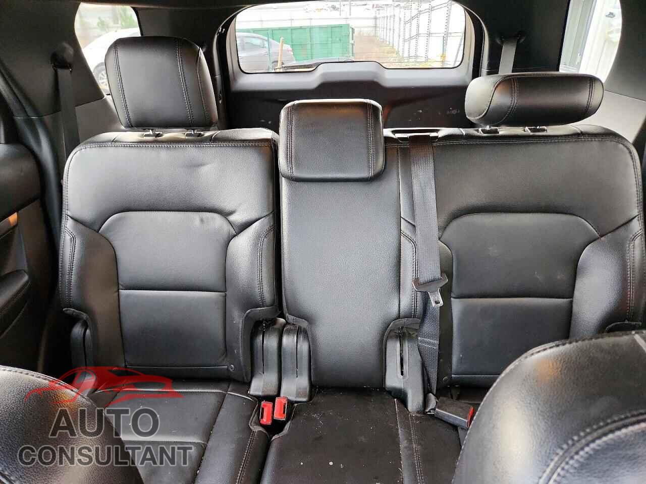 FORD EXPLORER 2018 - 1FM5K7D8XJGB84540