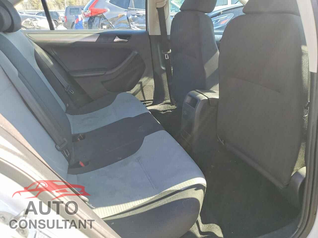 VOLKSWAGEN JETTA 2017 - 3VW2B7AJ2HM258917
