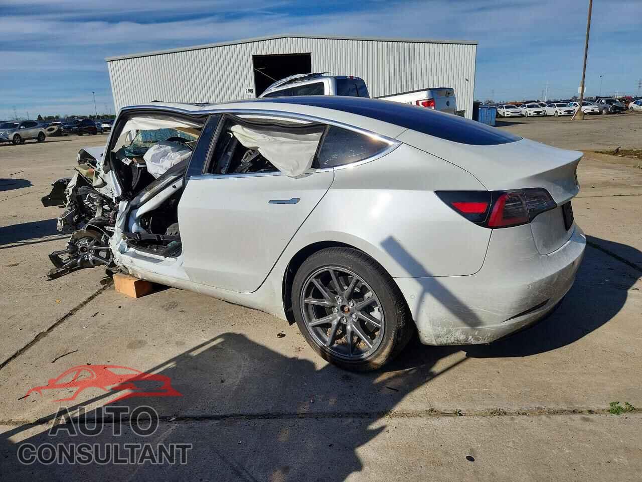 TESLA MODEL 3 2019 - 5YJ3E1EB7KF182590