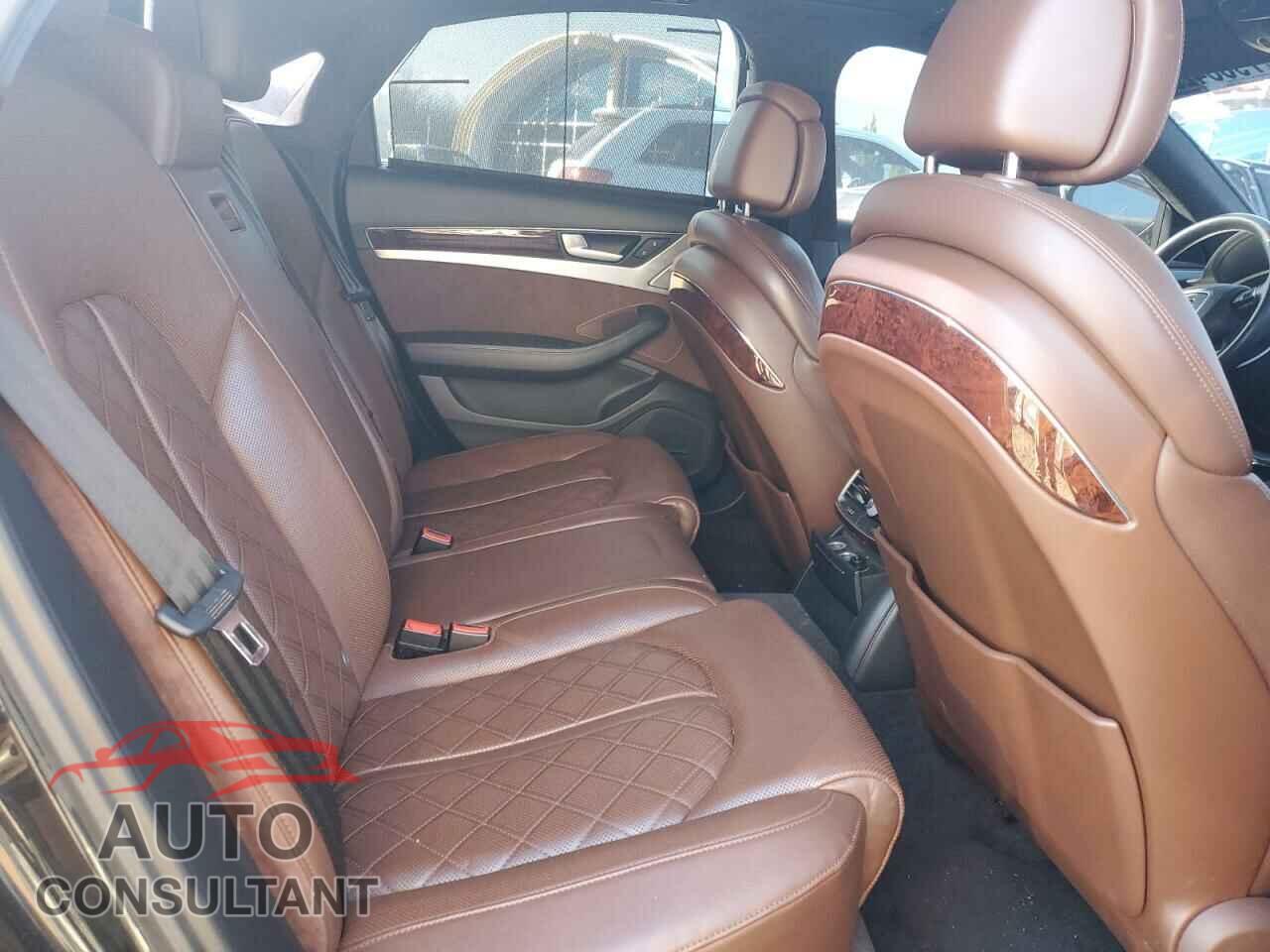 AUDI S8 2013 - WAUD2AFD6DN019900