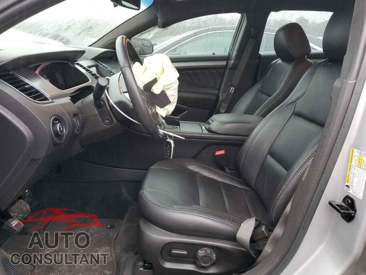 FORD TAURUS 2017 - 1FAHP2E86HG120564