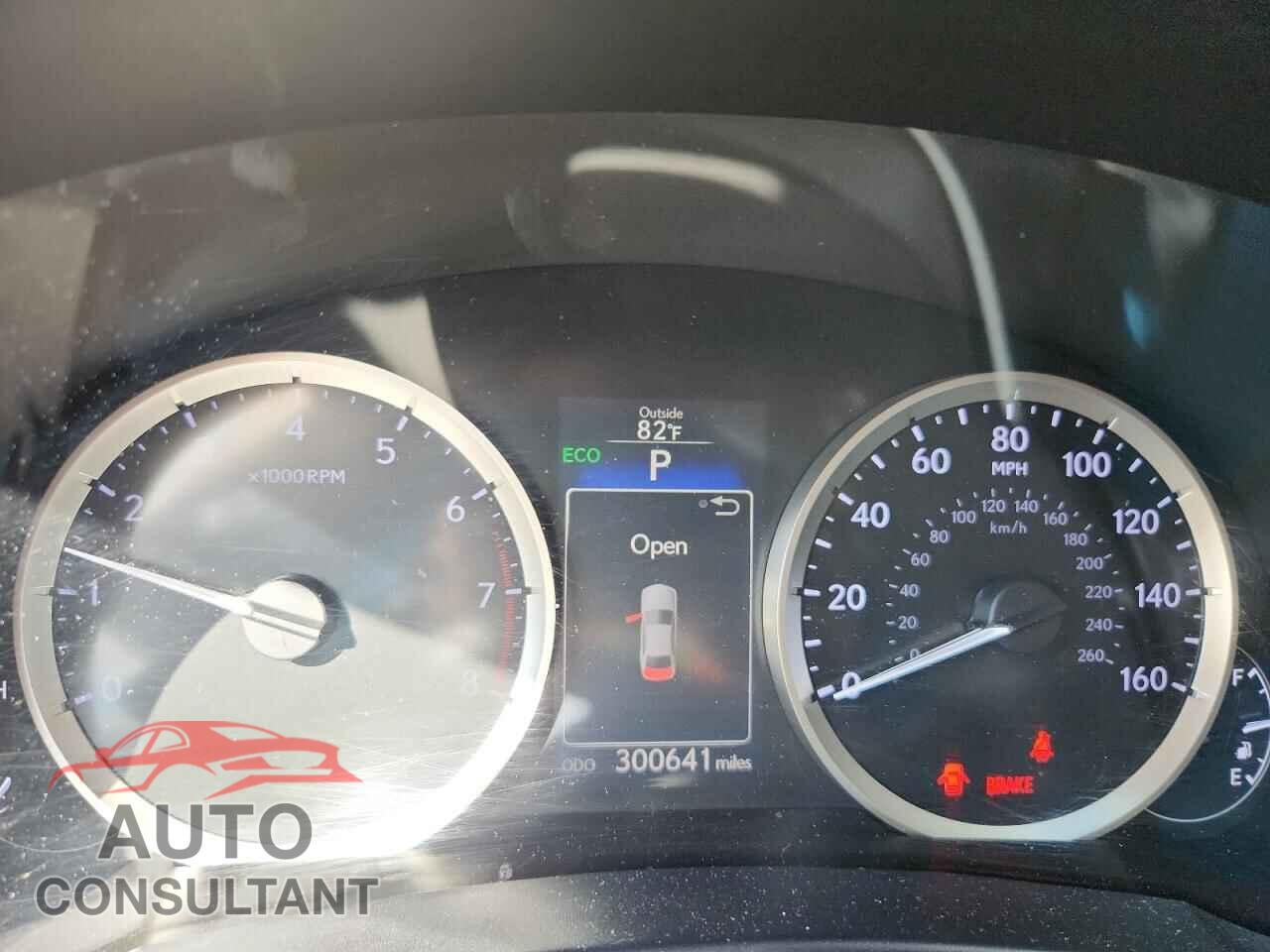 LEXUS IS 2014 - JTHCF1D26E5014121