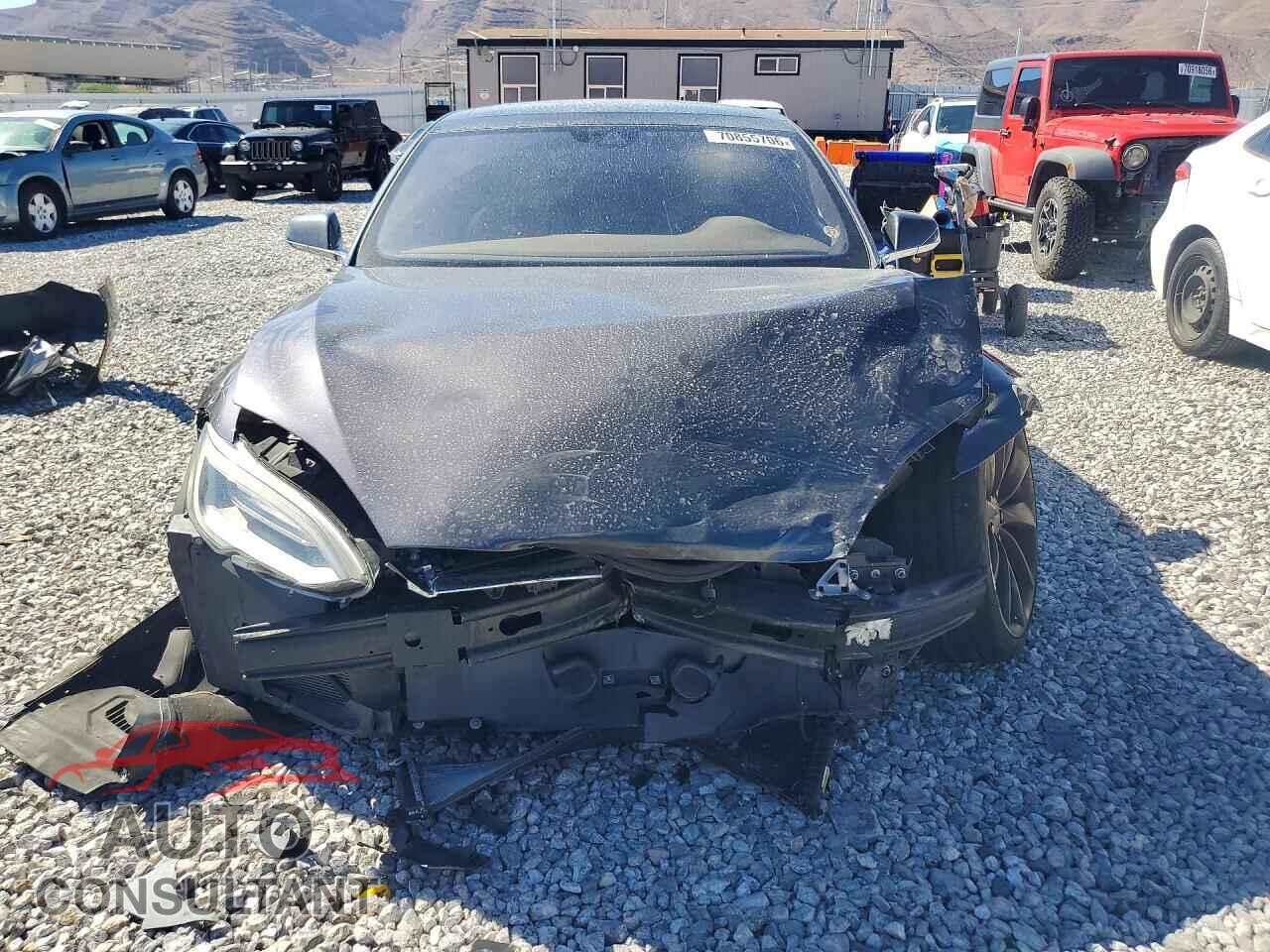 TESLA MODEL S 2016 - 5YJSA1E41GF140917