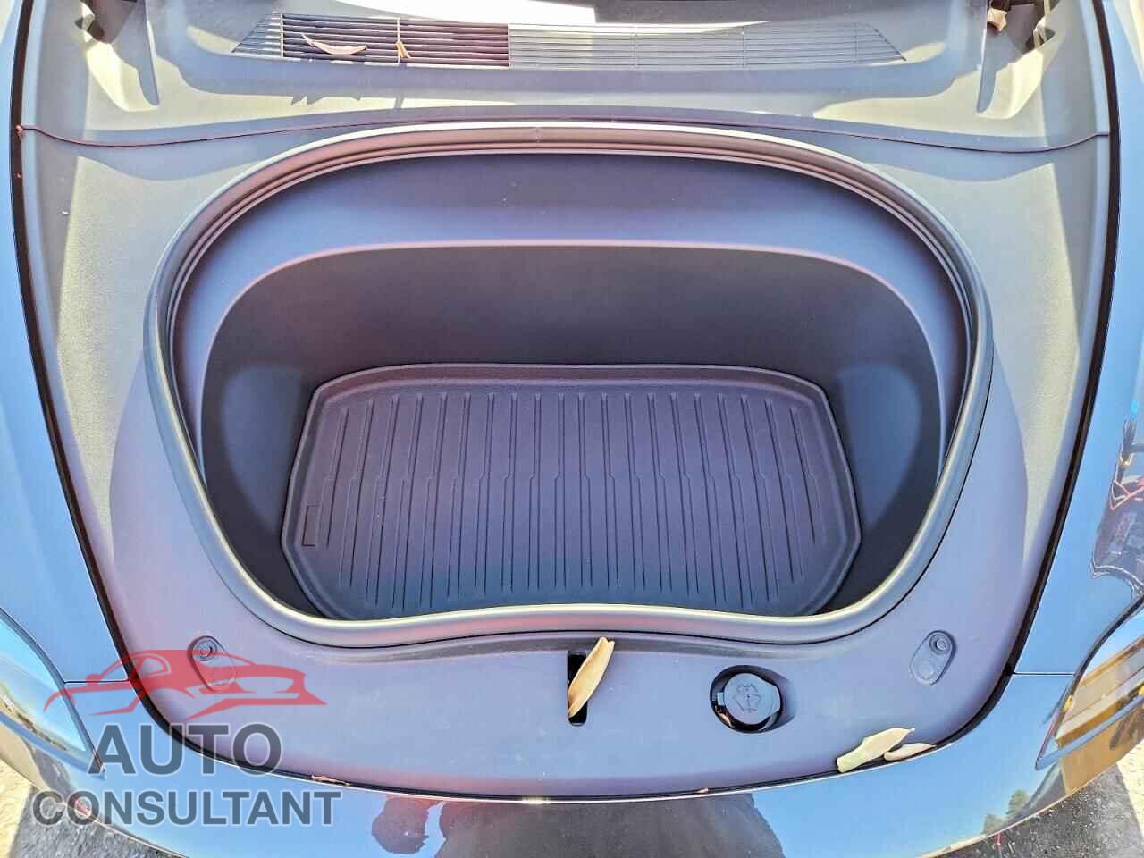 TESLA MODEL 3 2025 - 5YJ3E1EA2SF933487
