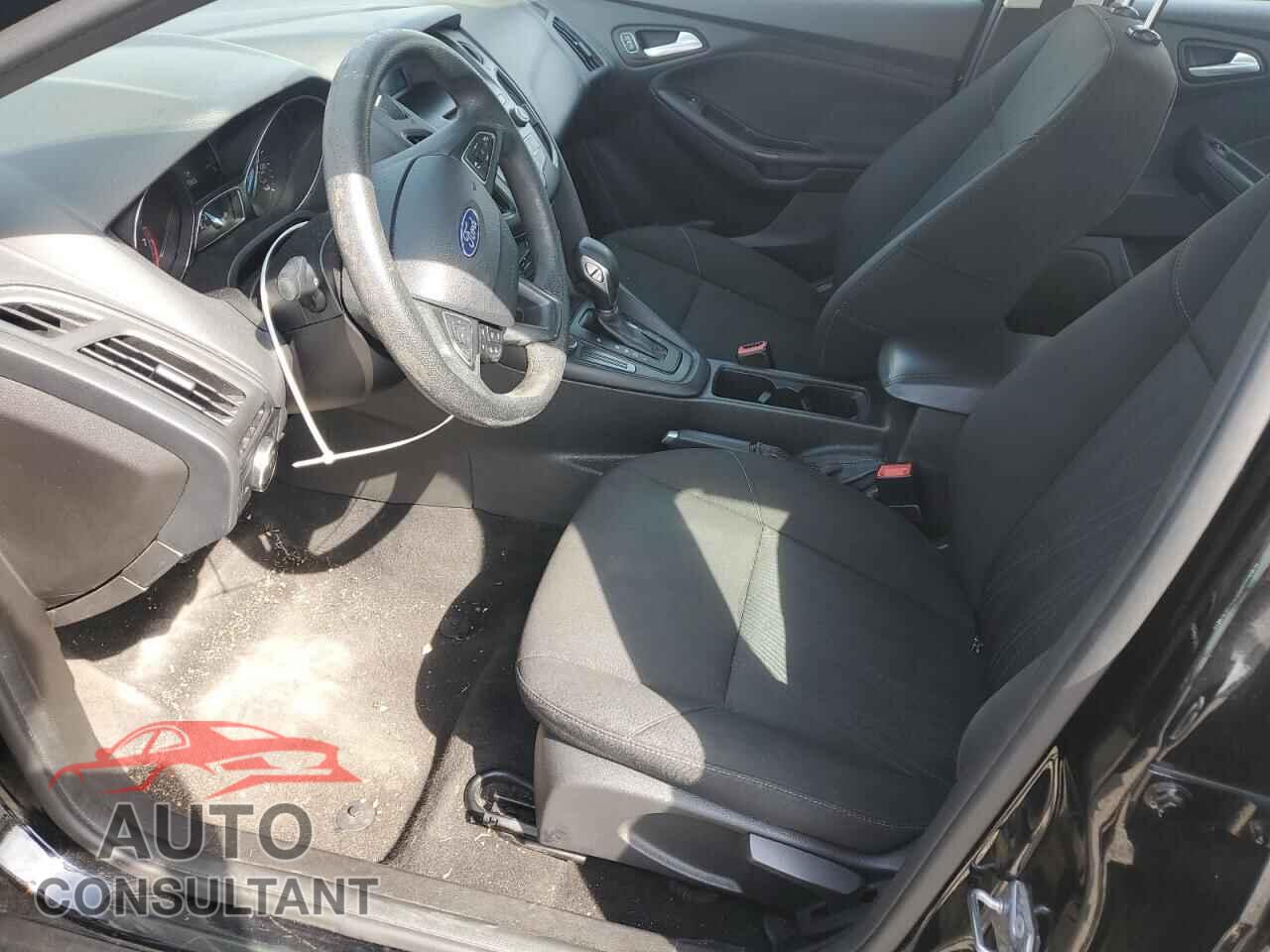FORD FOCUS 2017 - 1FADP3F29HL240350