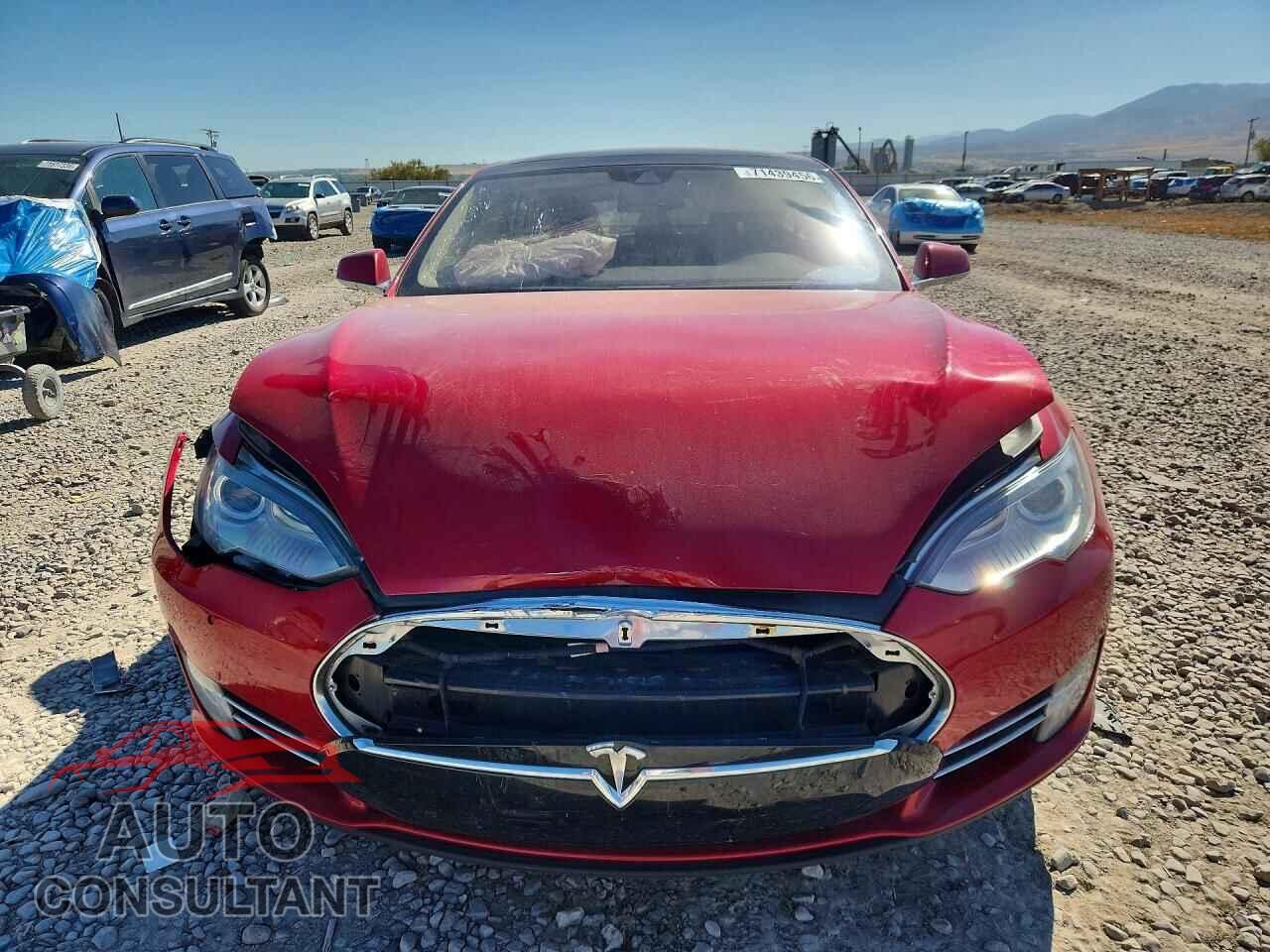 TESLA MODEL S 2015 - 5YJSA1E47FF118855