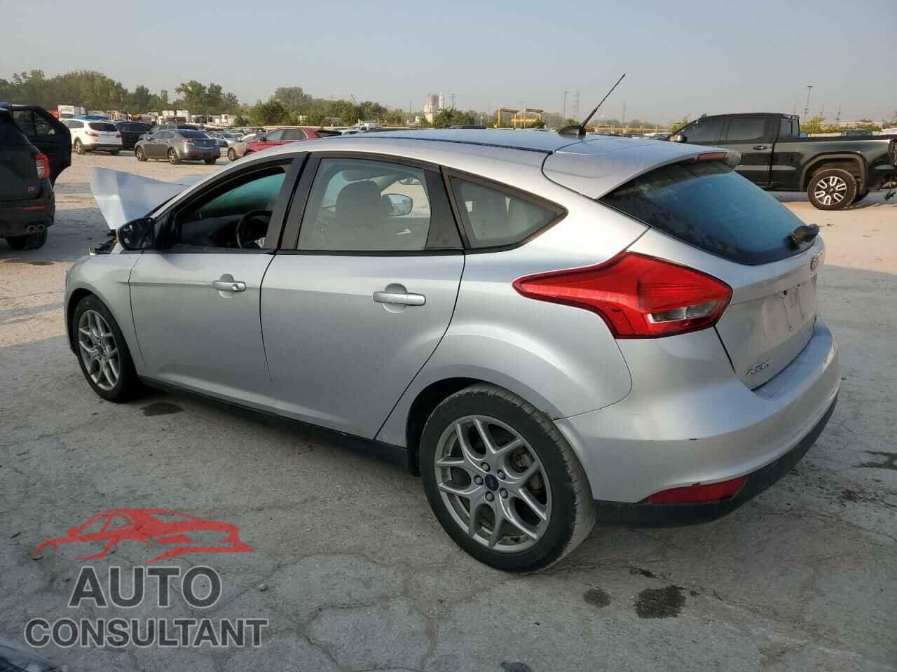 FORD FOCUS 2015 - 1FADP3K28FL283807