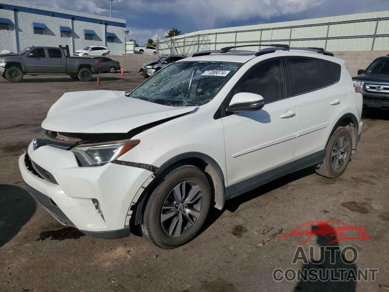 TOYOTA RAV4 2016 - JTMRFREV8GJ079159