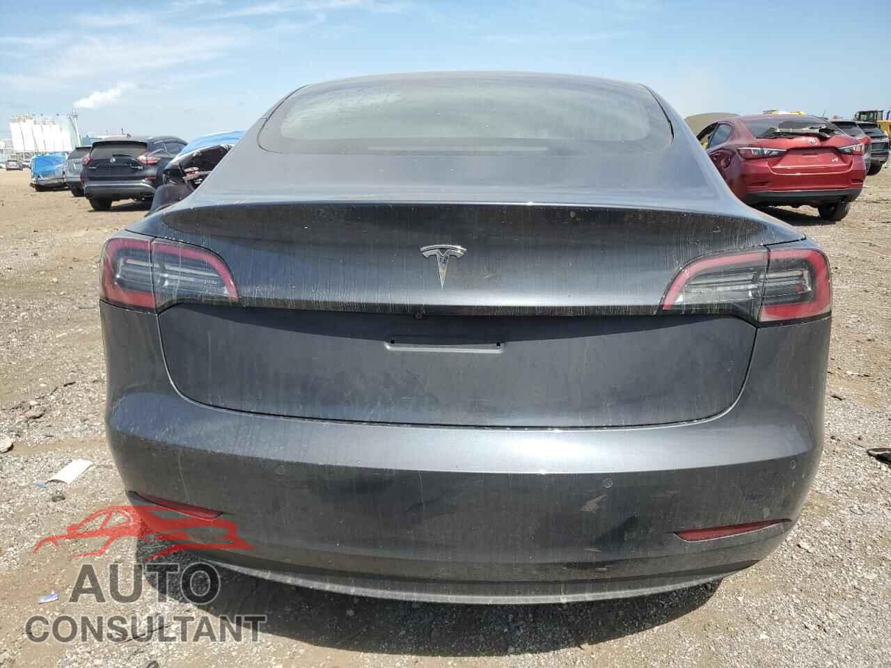 TESLA MODEL 3 2018 - 5YJ3E1EB2JF065904