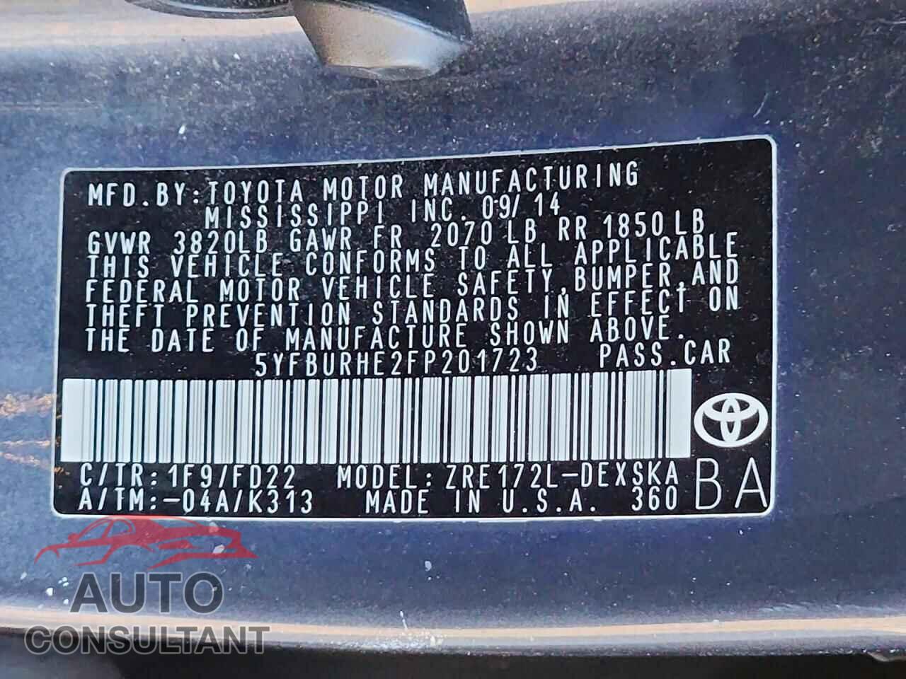TOYOTA COROLLA 2015 - 5YFBURHE2FP201723
