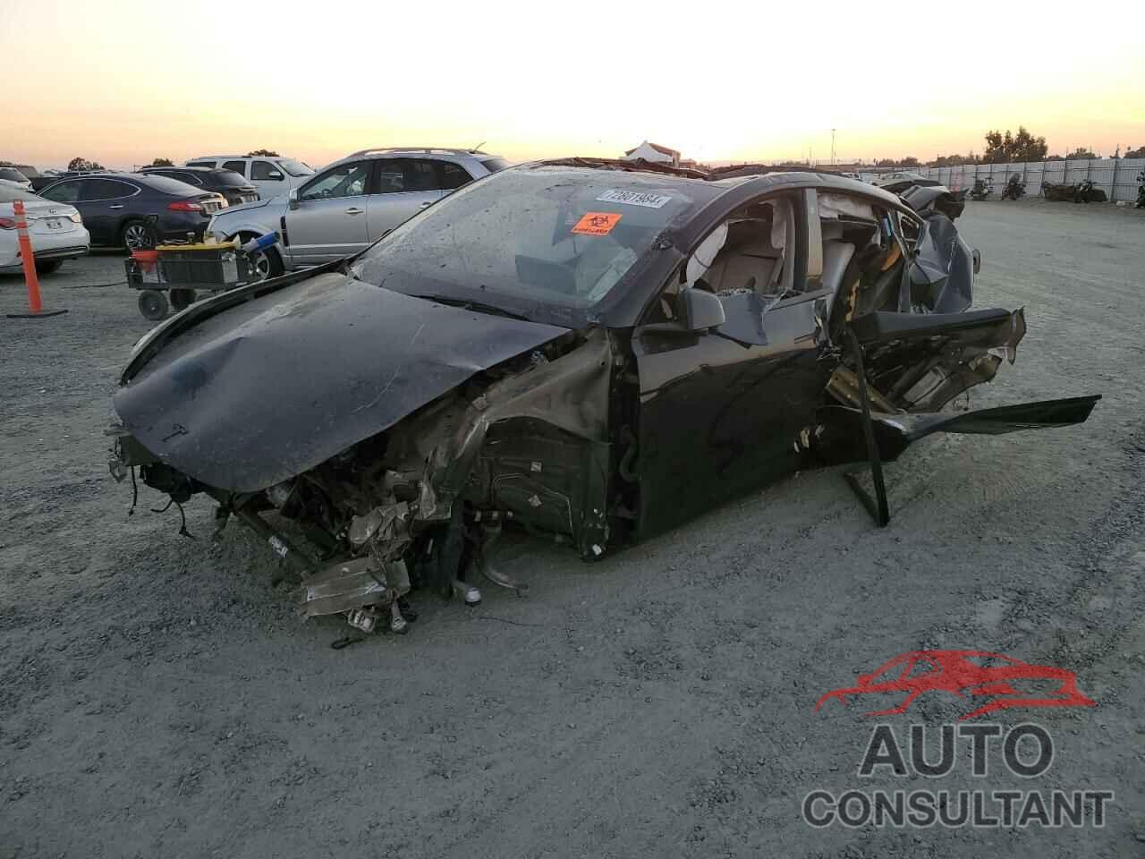 TESLA MODEL Y 2021 - 5YJYGDEE4MF212885