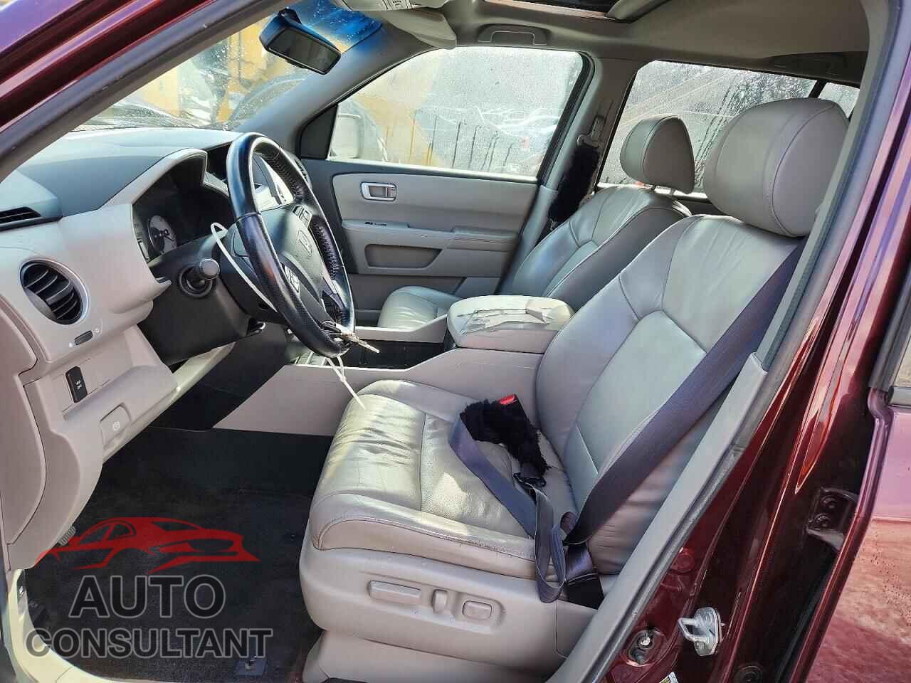 HONDA PILOT 2011 - 5FNYF4H5XBB505914