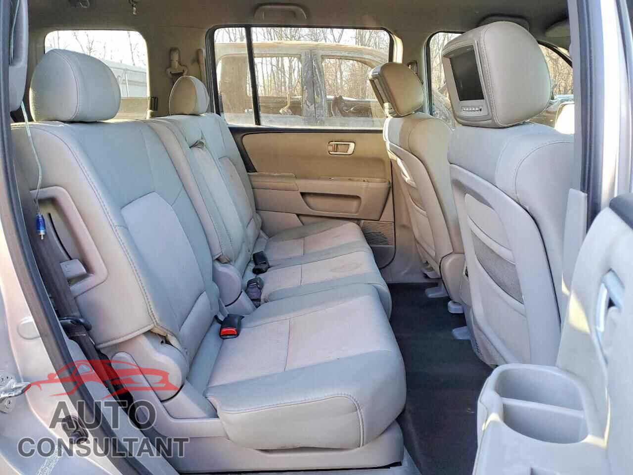 HONDA PILOT 2011 - 5FNYF3H49BB021539