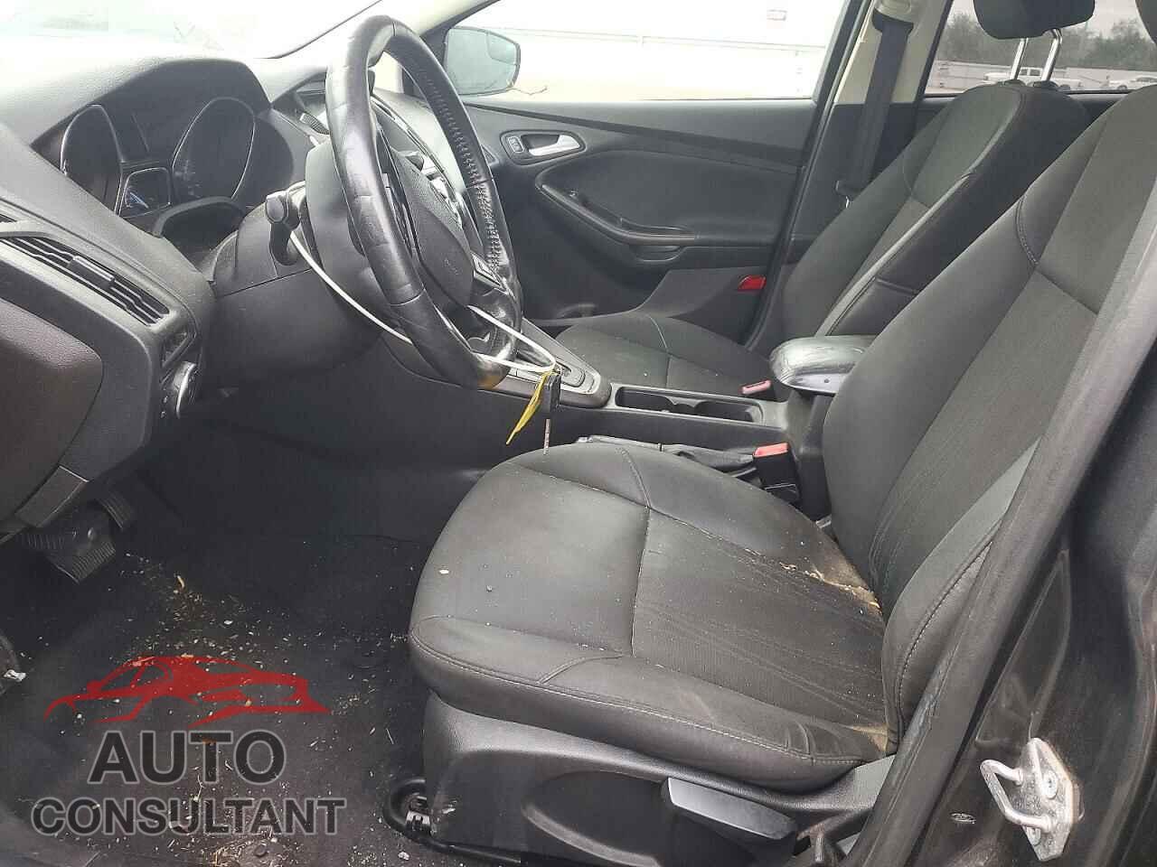 FORD FOCUS 2017 - 1FADP3M27HL211948