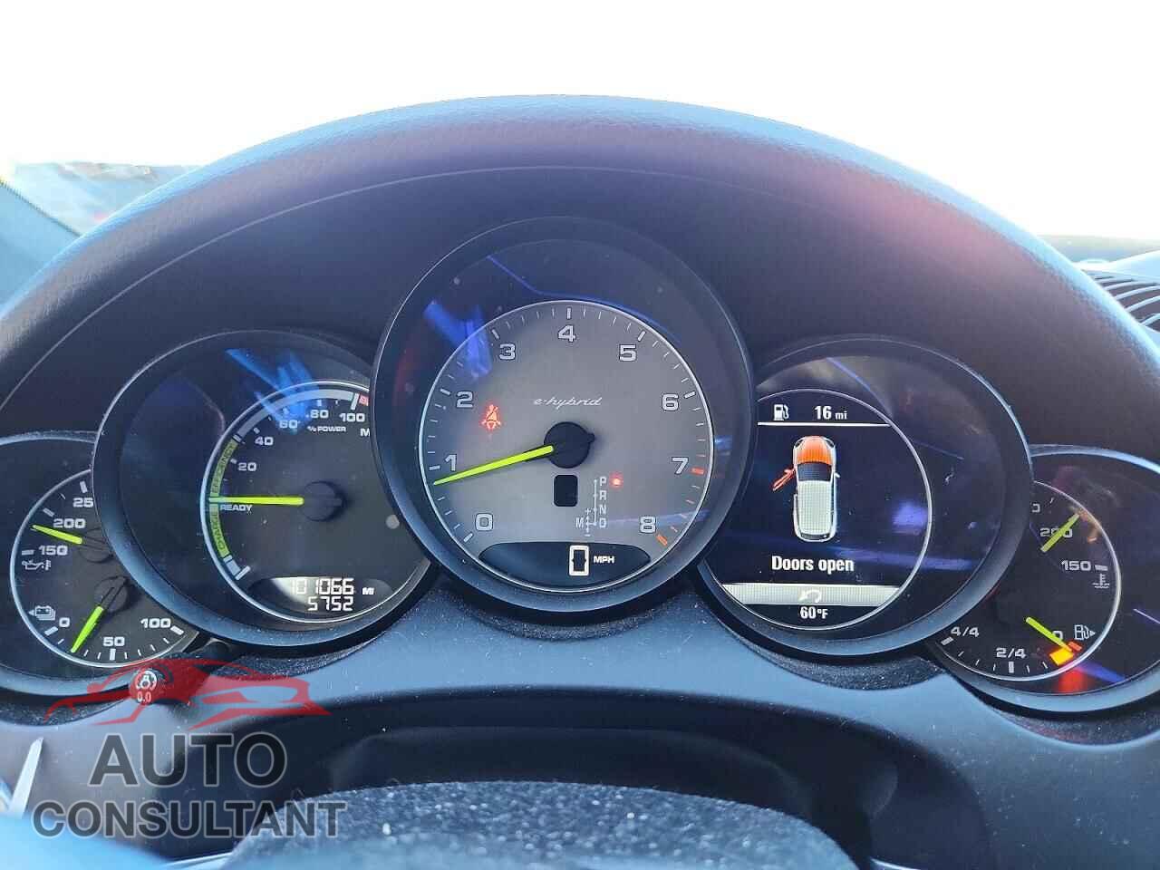 PORSCHE CAYENNE 2017 - WP1AE2A26HLA71214