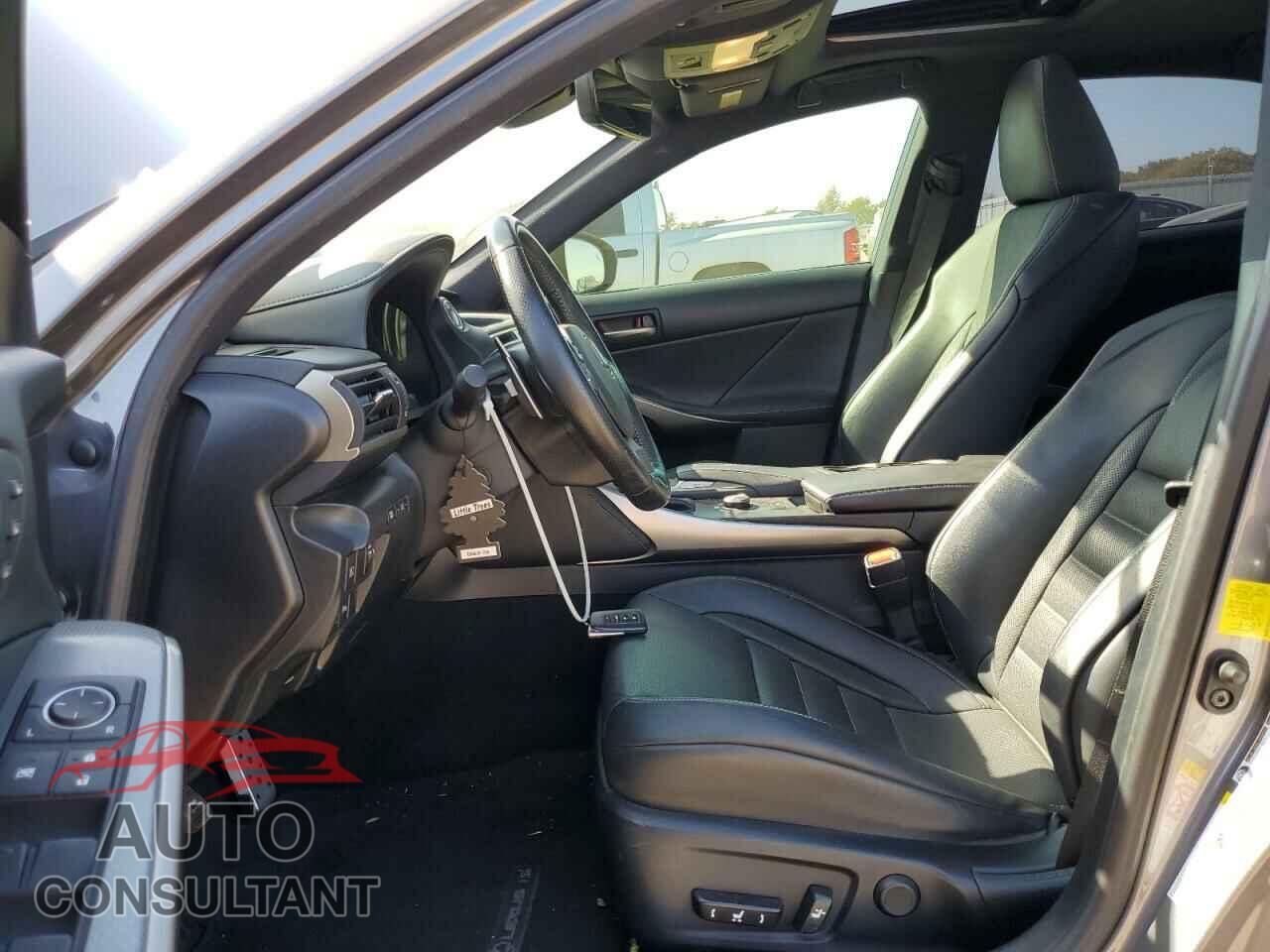 LEXUS IS 2018 - JTHBA1D2XJ5070826