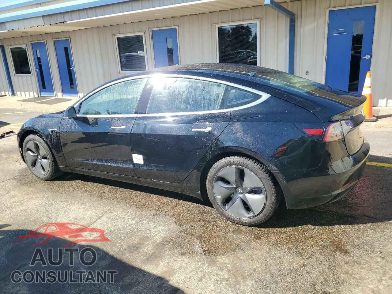 TESLA MODEL 3 2018 - 5YJ3E1EA0JF052155
