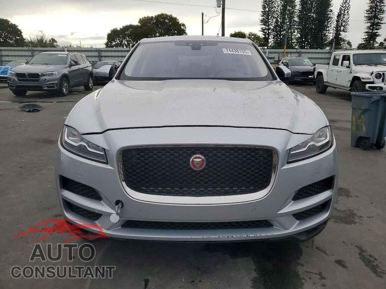 JAGUAR F-PACE 2017 - SADCK2BVXHA060177