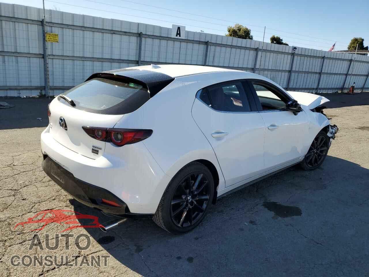 MAZDA 3 2023 - JM1BPBMM2P1613559