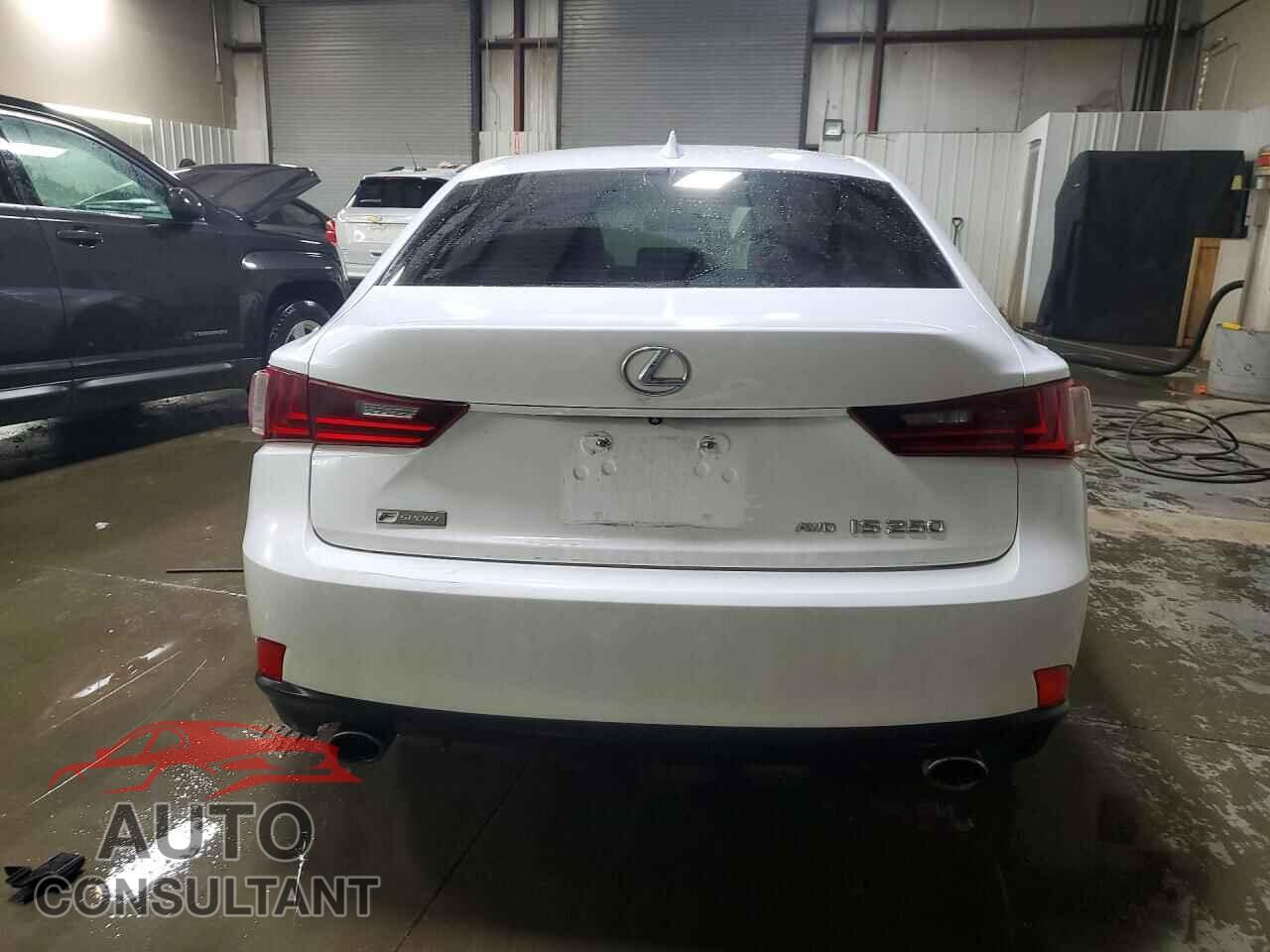 LEXUS IS 2015 - JTHCF1D23F5024767
