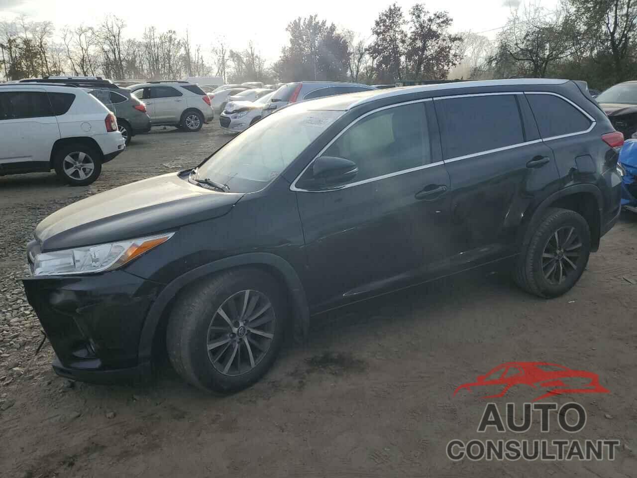 TOYOTA HIGHLANDER 2018 - 5TDJZRFH0JS557937