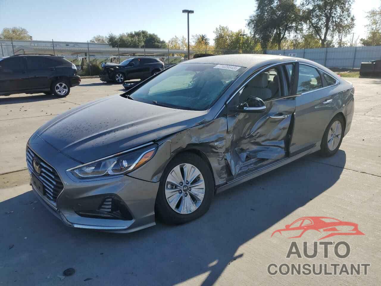 HYUNDAI SONATA 2018 - KMHE24L30JA081036