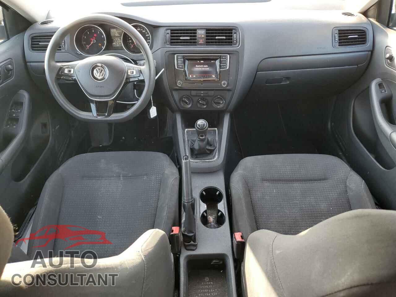 VOLKSWAGEN JETTA 2017 - 3VW167AJ5HM334677