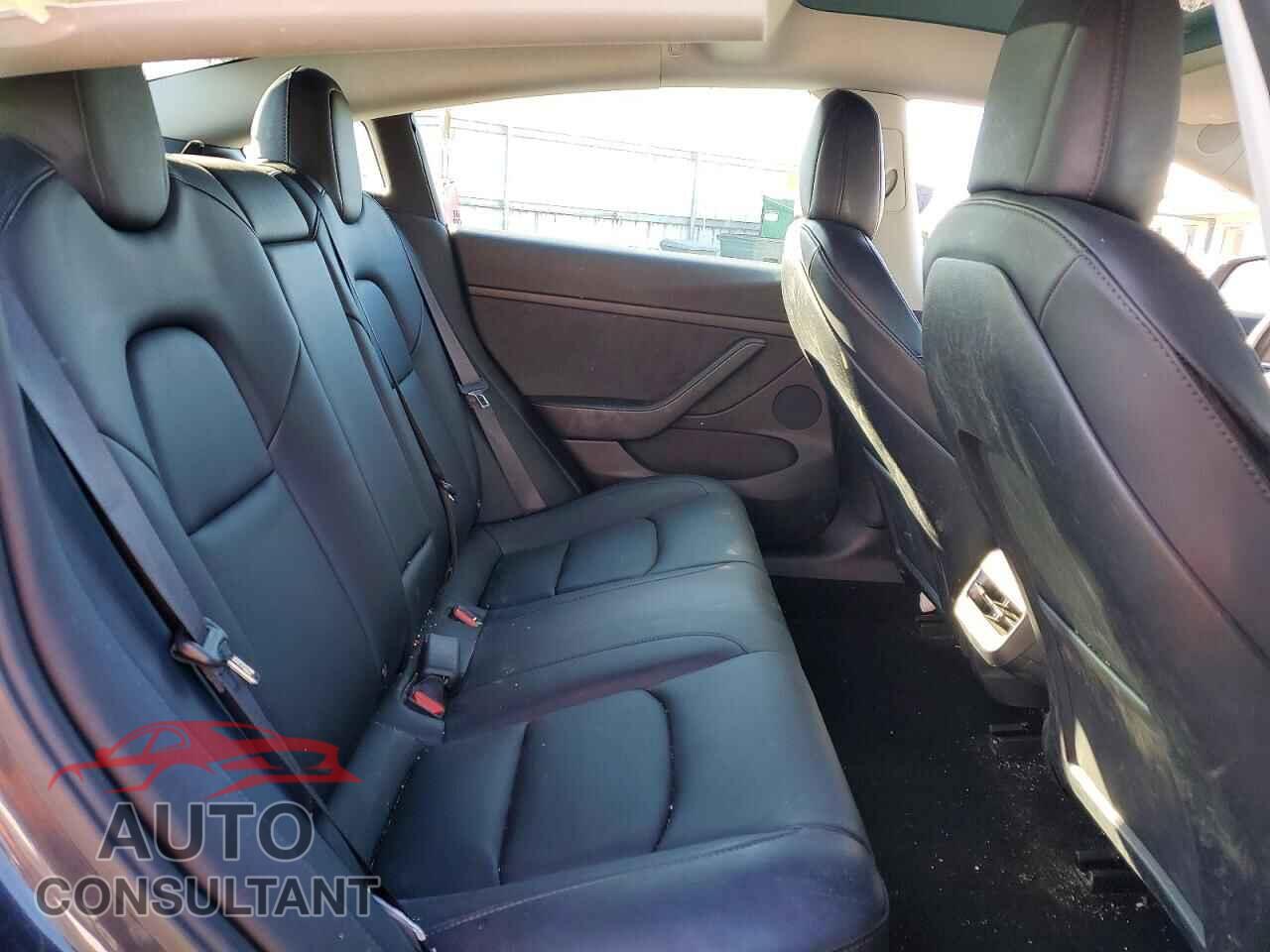 TESLA MODEL 3 2022 - 5YJ3E1EB9NF242583