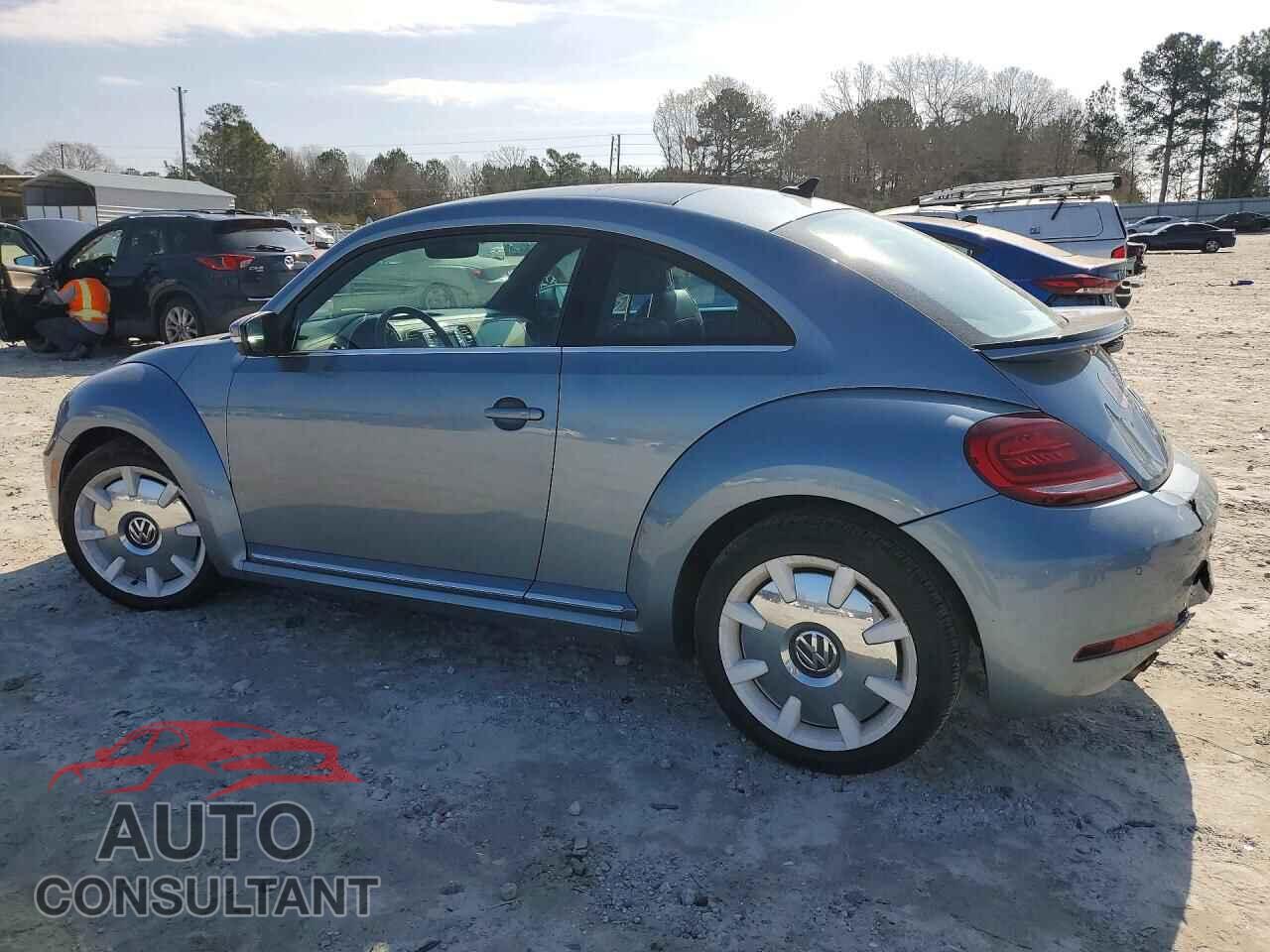 VOLKSWAGEN BEETLE 2019 - 3VWFD7AT2KM719232