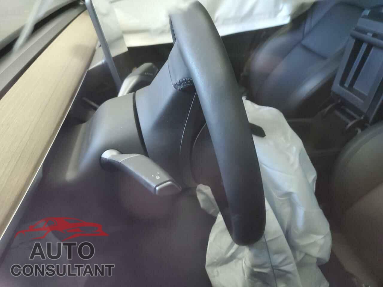 TESLA MODEL 3 2021 - 5YJ3E1EC4MF990908