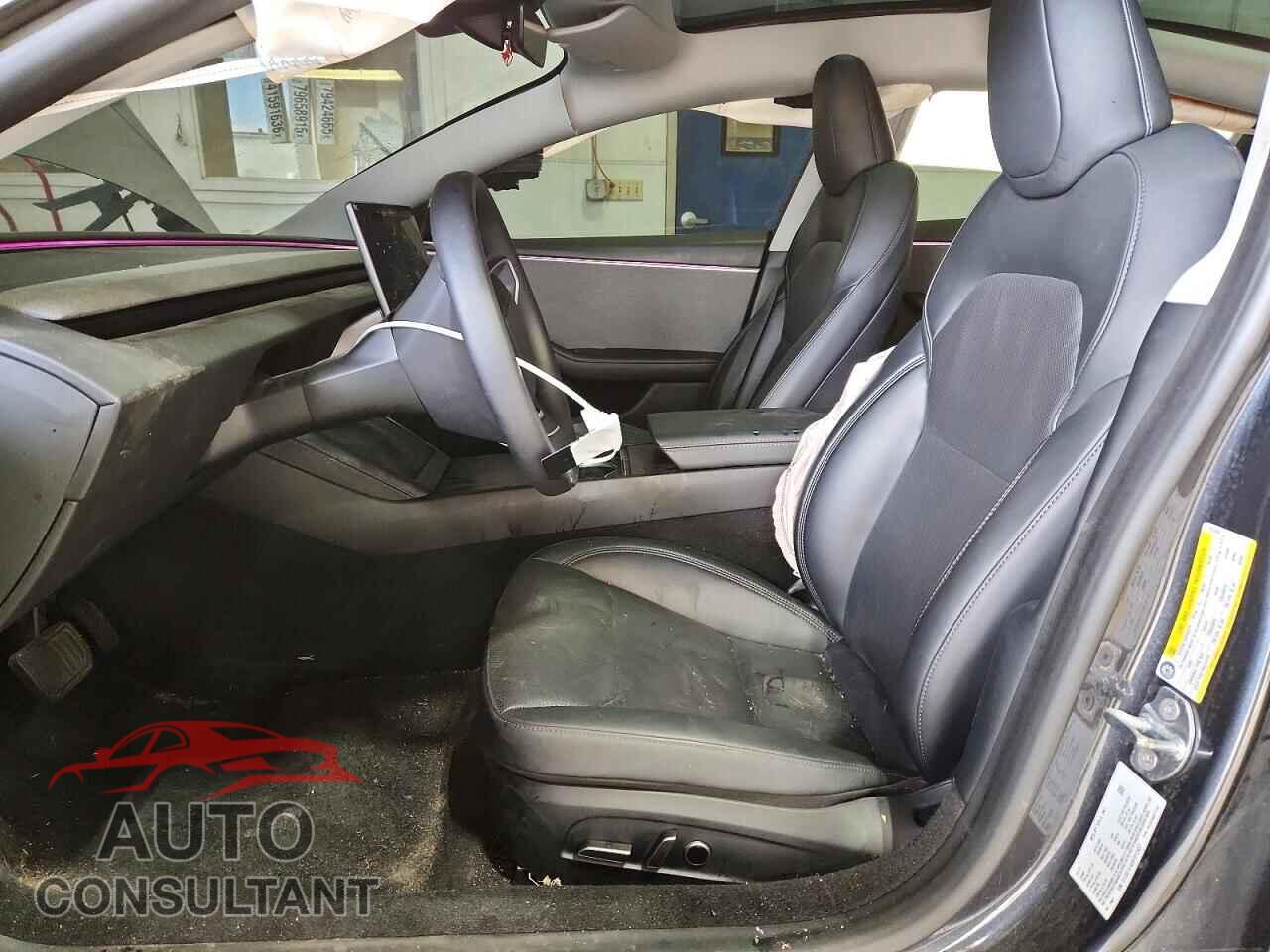 TESLA MODEL 3 2025 - 5YJ3E1EA8SF012682