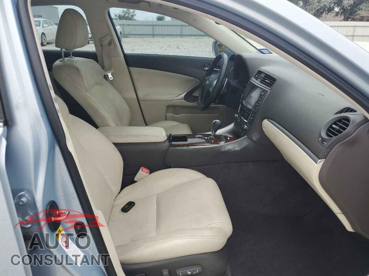 LEXUS IS 2012 - JTHBF5C21C2102416