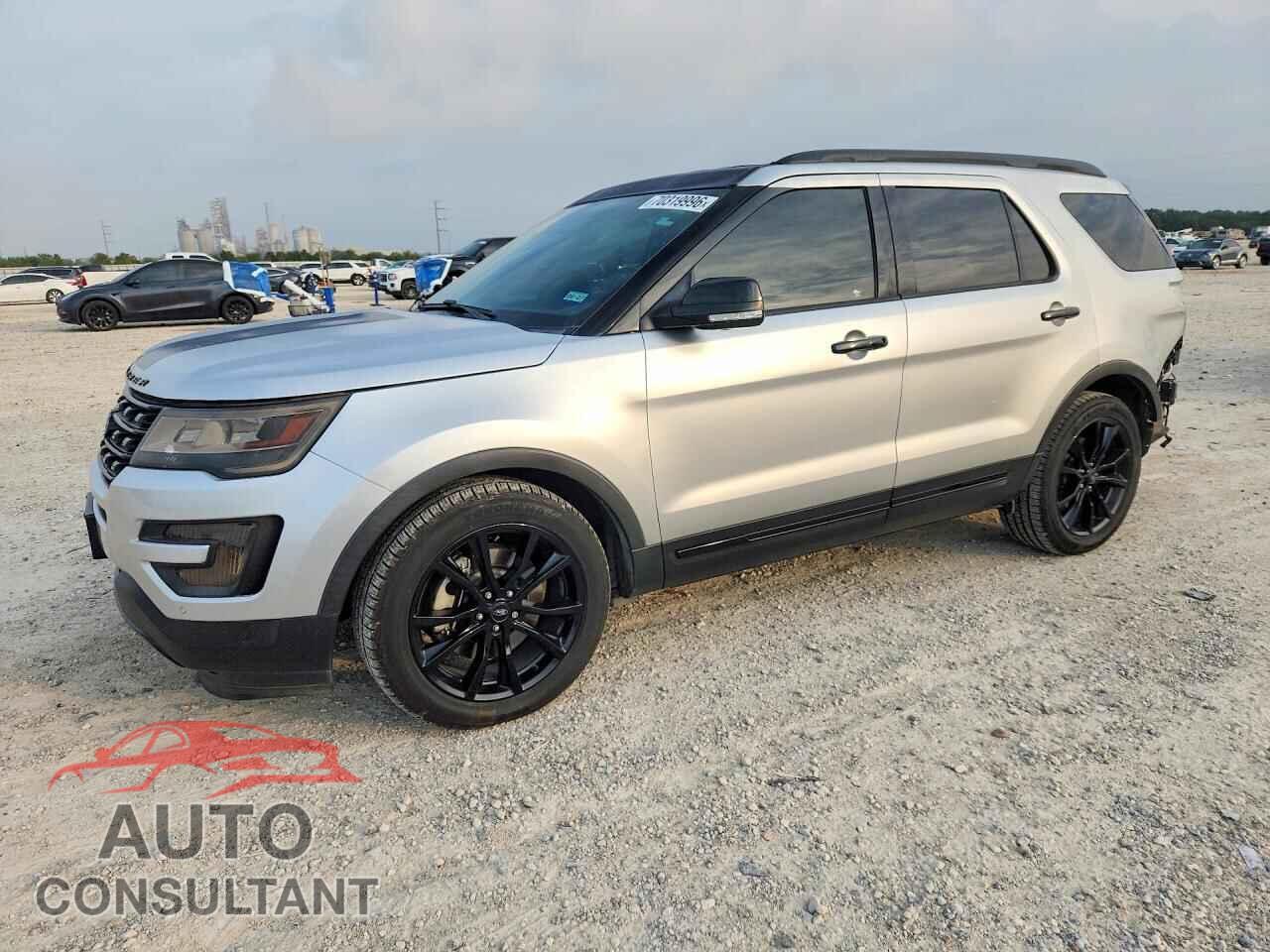 FORD EXPLORER 2017 - 1FM5K7D88HGE37042