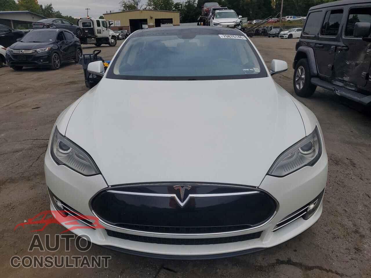 TESLA MODEL S 2013 - 5YJSA1DP0DFP17508