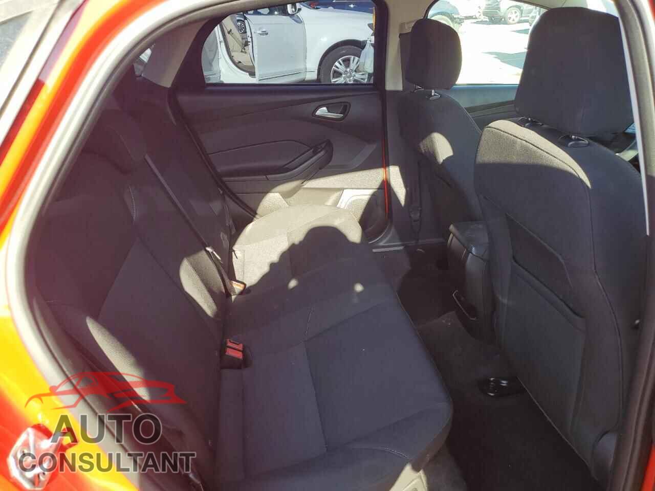 FORD FOCUS 2016 - 1FADP3F21GL212931