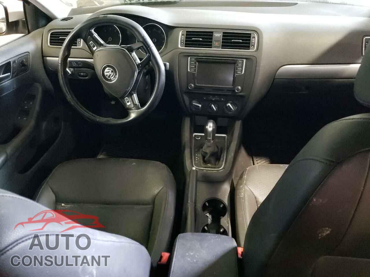 VOLKSWAGEN JETTA 2017 - 3VWDB7AJ6HM358530