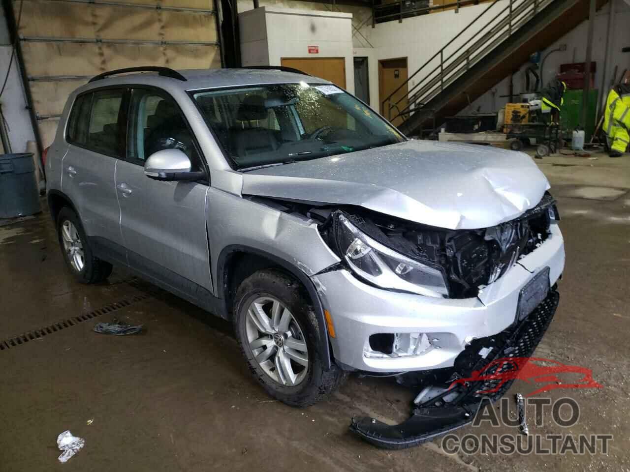 VOLKSWAGEN TIGUAN 2017 - WVGBV7AX0HK026060