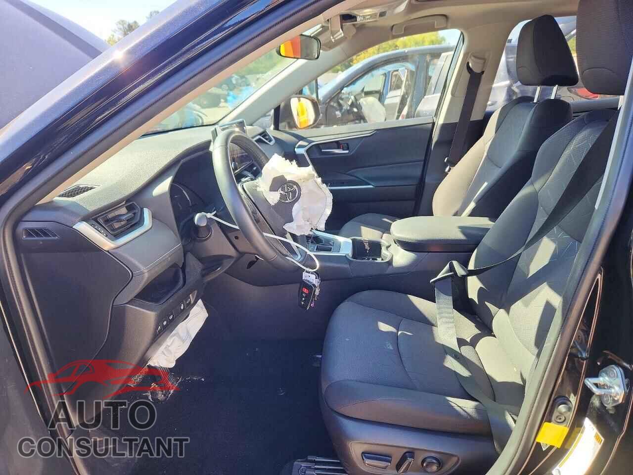TOYOTA RAV4 2023 - JTMP1RFV5PD095497