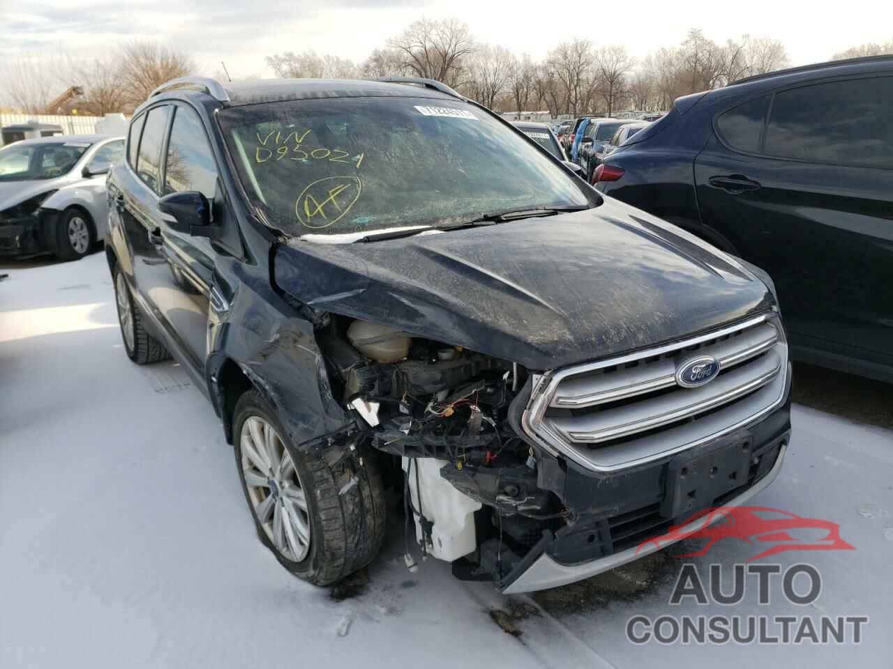 FORD ESCAPE 2017 - 1FMCU0J99HUD95021