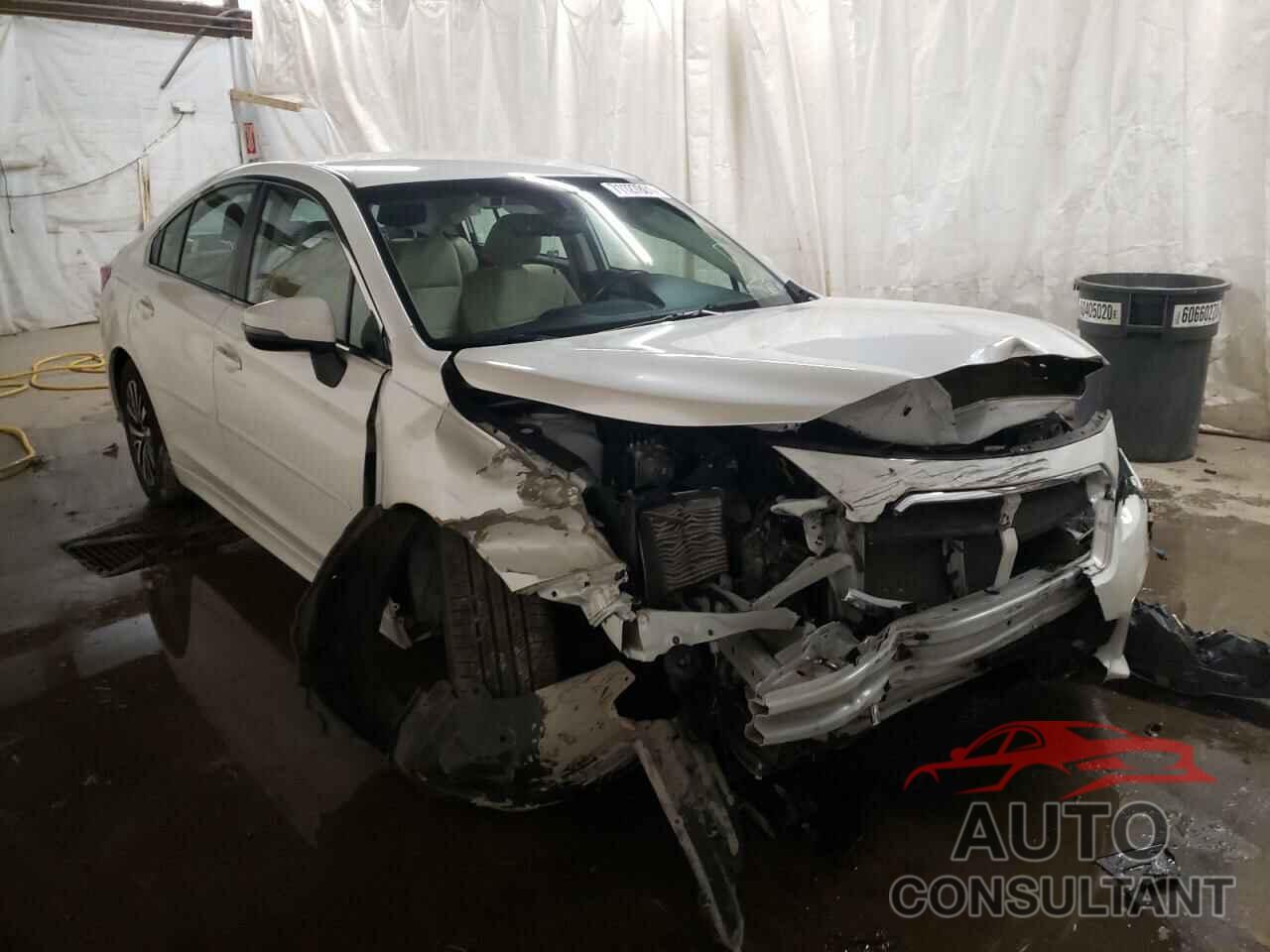 SUBARU LEGACY 2019 - 4S3BNAF68K3017416