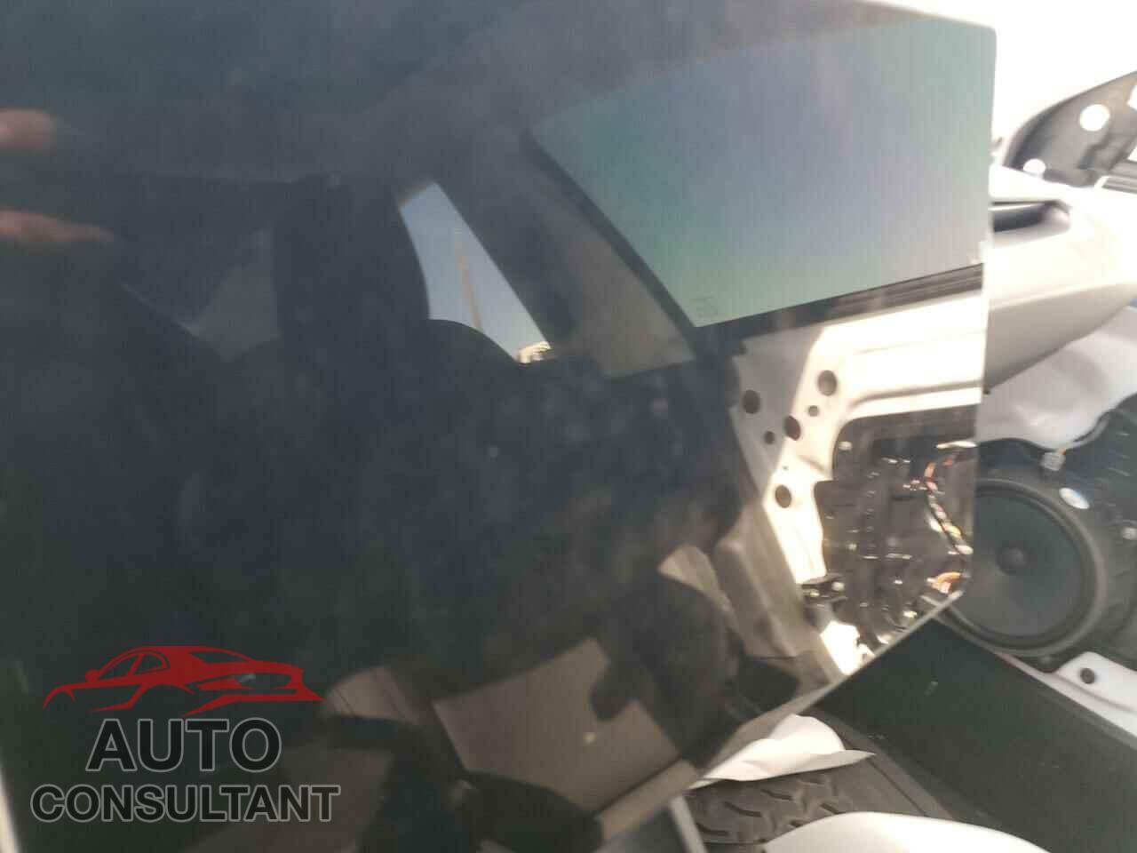 TESLA MODEL 3 2024 - 5YJ3E1EA8RF732803