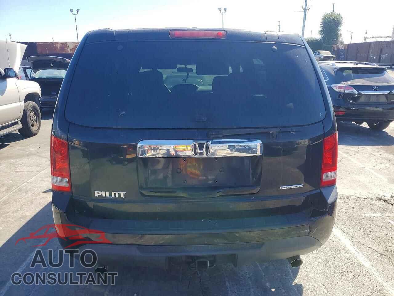 HONDA PILOT 2015 - 5FNYF3H32FB005292